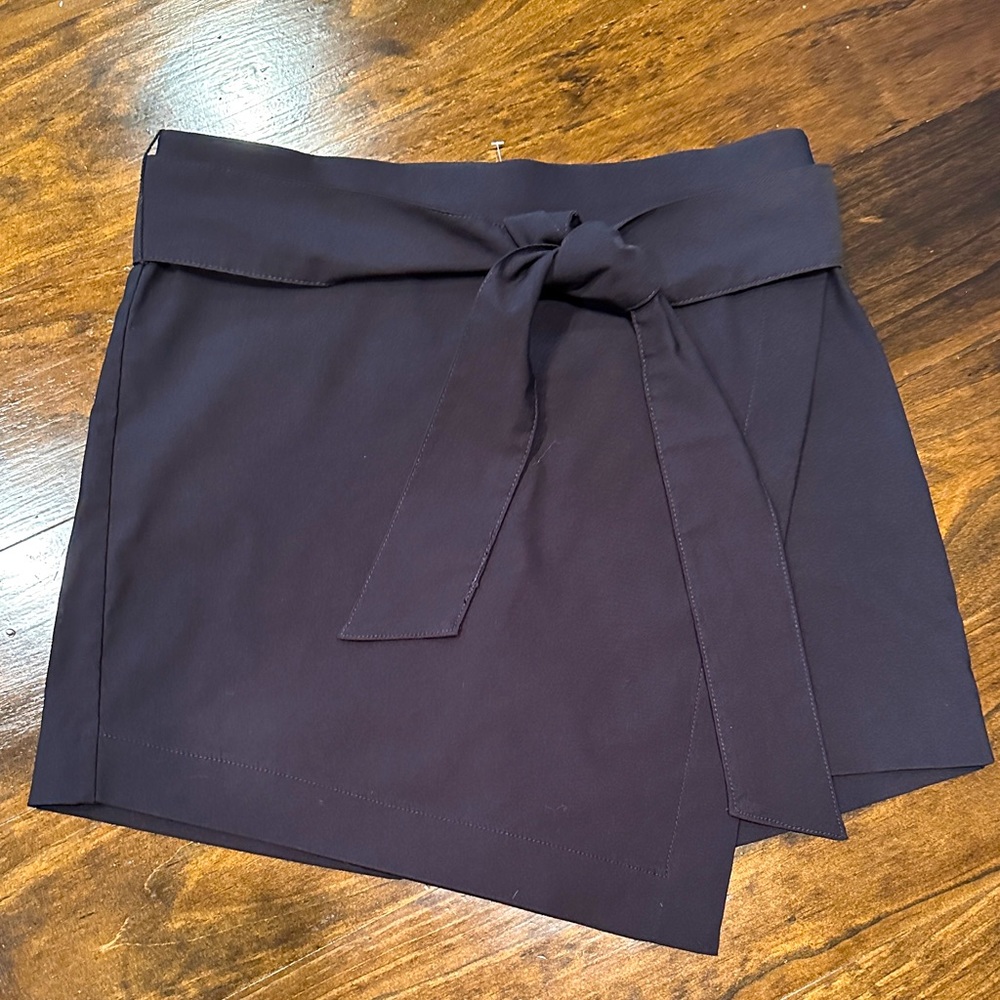 NWOT Asymmetrical Belted Skort